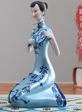 国风古典旗袍人物树脂茶馆