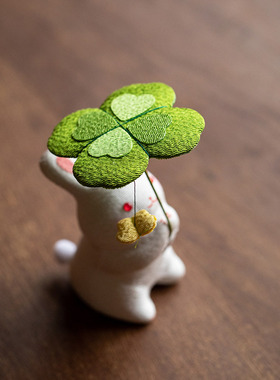 龙虎堂雨中漫步日式摆件