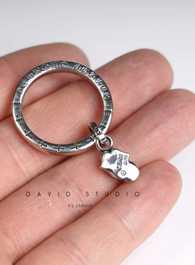 大舌头刻字做旧情侣女款吊坠罗心