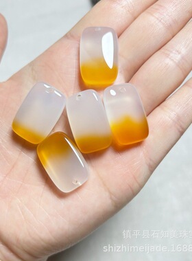 马料一口糖俏色冰透玉髓无事牌吊坠香槟金玛瑙佛公玉石挂件现货款