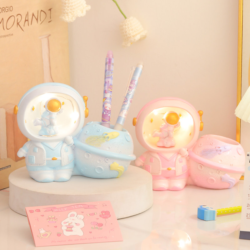 宇航员笔筒小夜灯卡通太空人书房桌面装饰送学生老师儿童生日礼物,淘宝优惠券,粉丝福利购,淘宝优惠卷