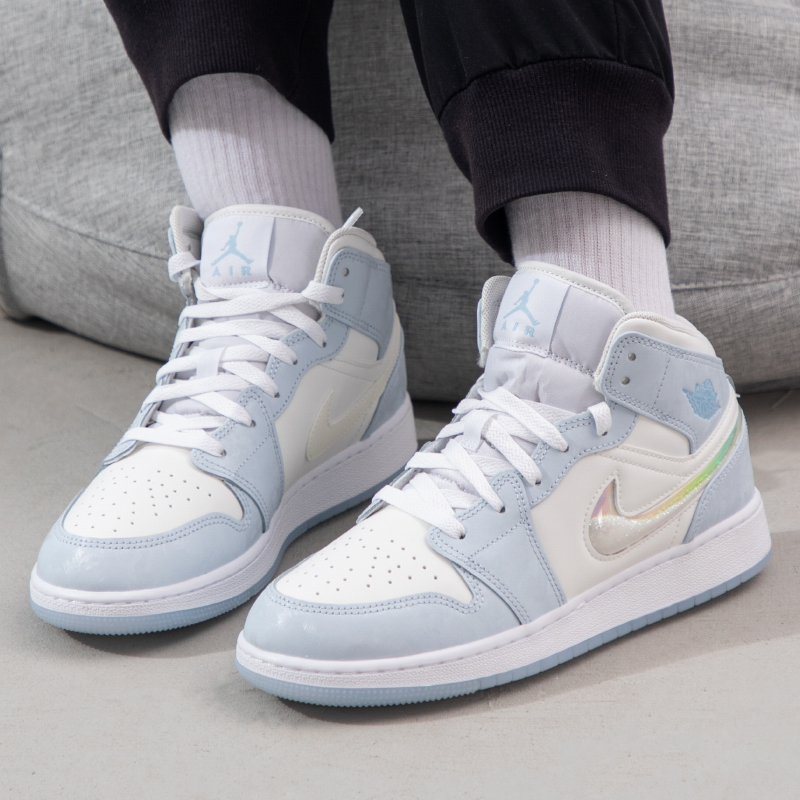 NIKE耐克Air Jordan 1 Mid AJ1女鞋白蓝冰雪奇缘流沙篮球鞋FQ9117-图0