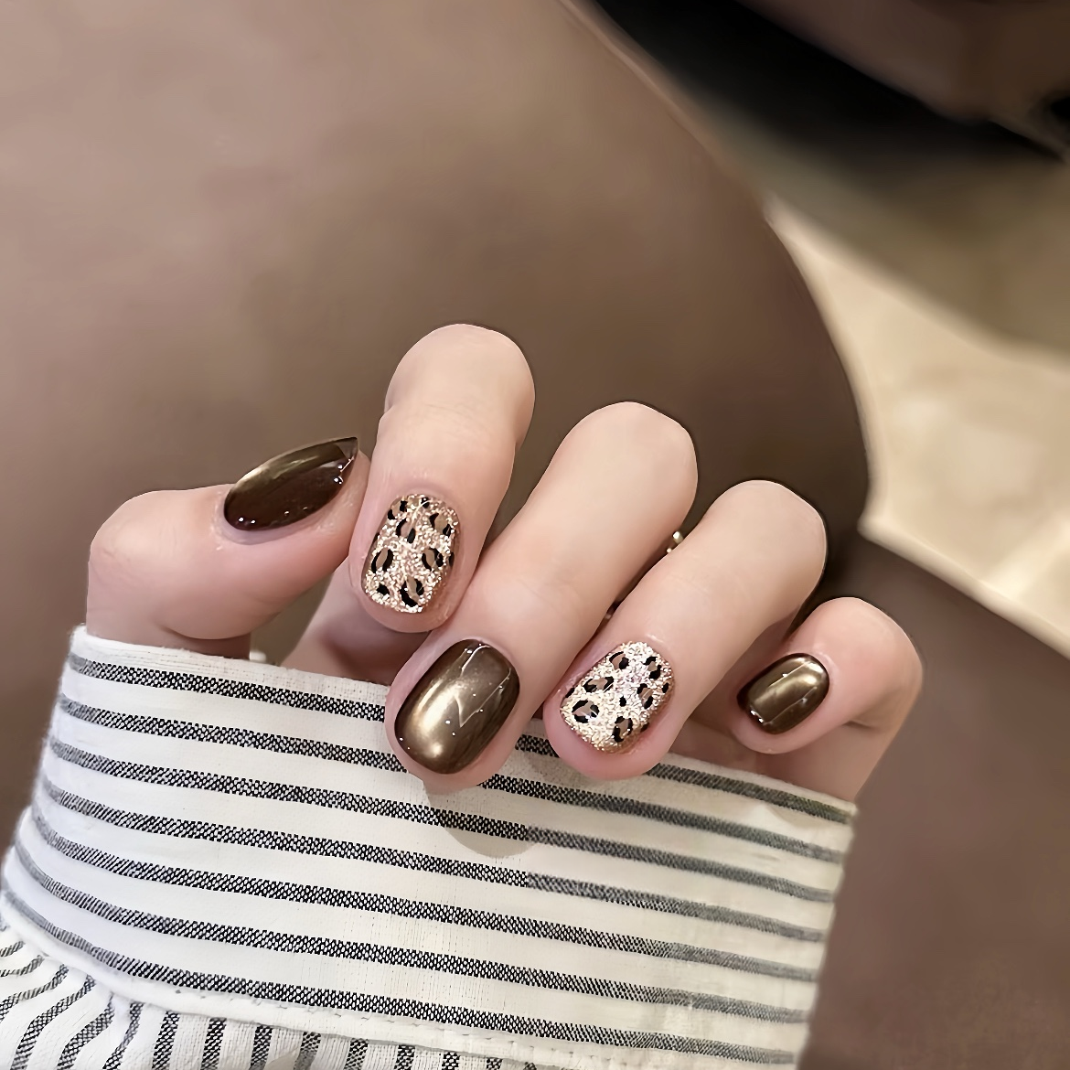 纯手工琥珀棕巧克力豹纹猫眼美甲穿戴甲短甲秋冬2025显白高级感,淘宝优惠券,粉丝福利购,淘宝优惠卷