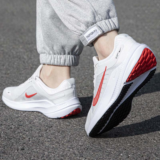 Кроссовки Red Hook Nike заплатят 10 долларов за подделки