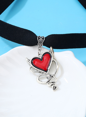 暗黑风辣妹百搭绒布帖颈爱心项链