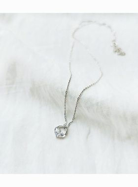 s925纯银项链女生锁骨链韩版简约百搭一汪清泉圆形水晶吊坠项链