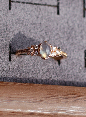 日系轻奢六月诞生石天然蓝光精切灰月光石925纯银镀金戒指女