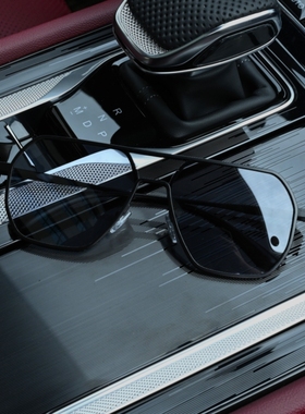 偏光变色防紫外线太阳镜男司机