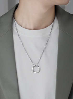 莫比乌斯环项链男款潮流小众高级感嘻哈潮牌文字母吊坠男士潮男生