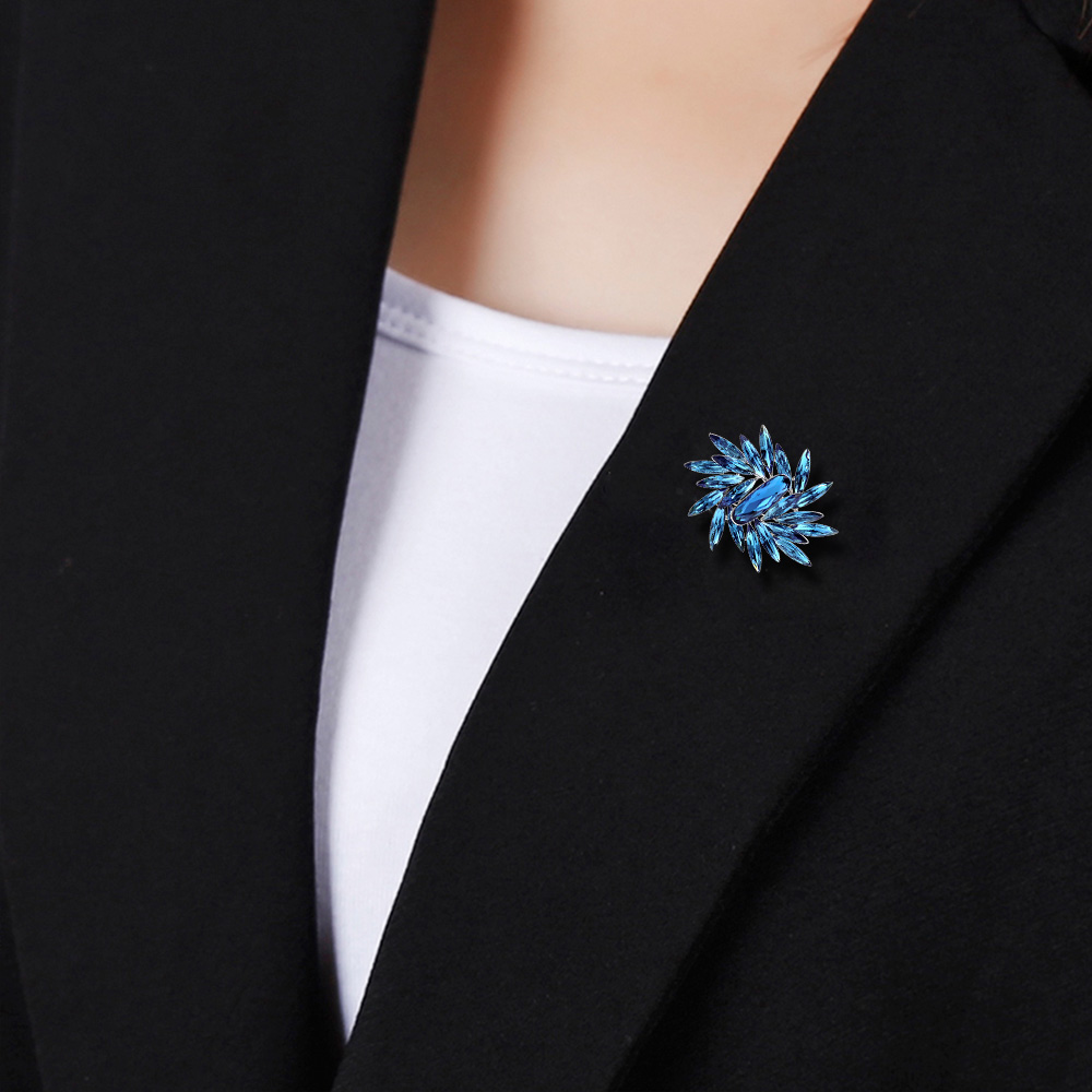 施华水晶女简约高档奢华韩国别针扣 兰彩妮饰品胸针