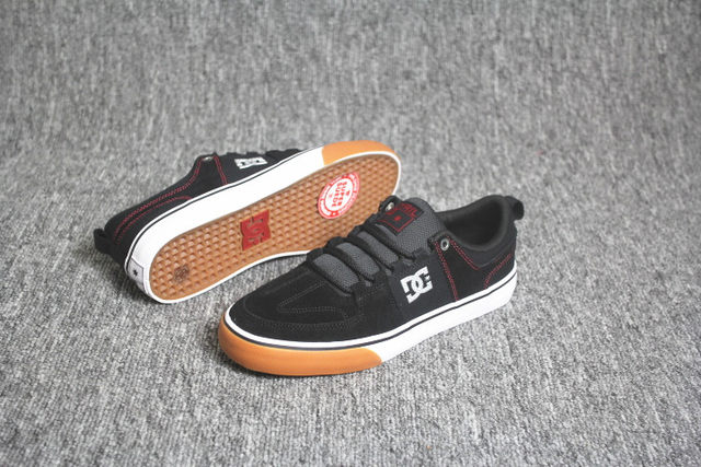 dc low top shoes