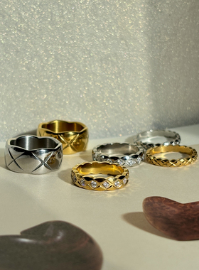 张子枫同款钛钢菱格镶钻食指戒