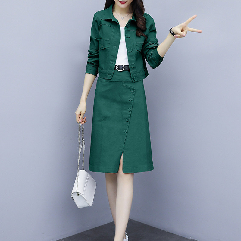 秋装2020年新款女早秋款休闲连衣裙 以魅连衣裙