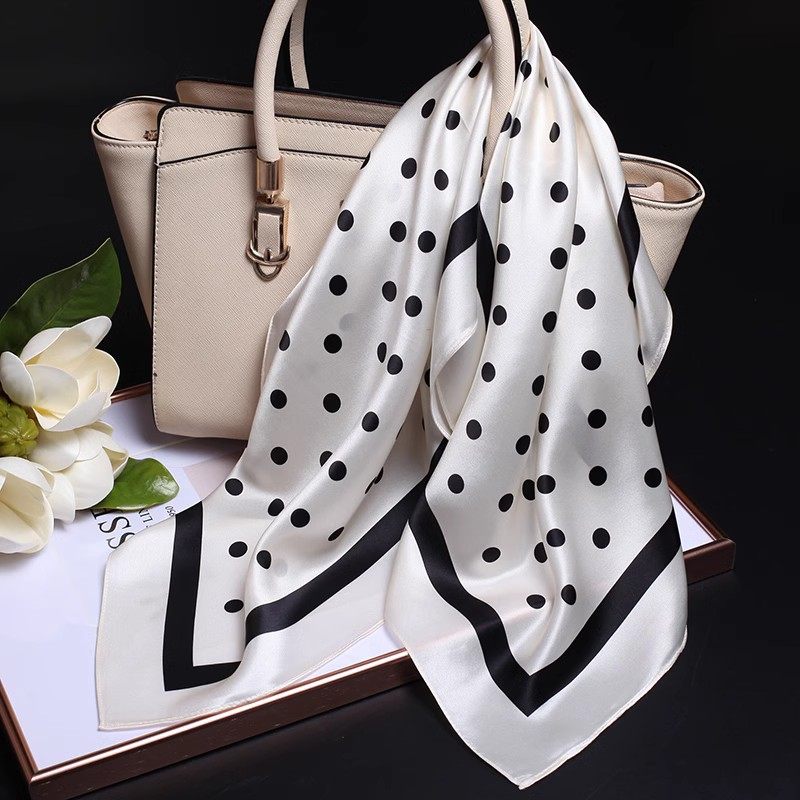 100%桑蚕丝披肩真丝围巾秋冬妈妈防晒保暖百搭丝巾腰果花黑白方巾,淘宝优惠券,粉丝福利购,淘宝优惠卷