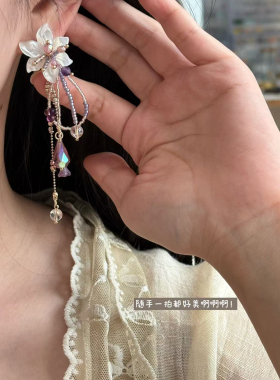 树与微风野百合流苏耳环
