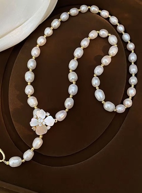 新款花朵吊坠天然淡水珍珠项链女款轻奢小众高级感毛衣链百搭挂件