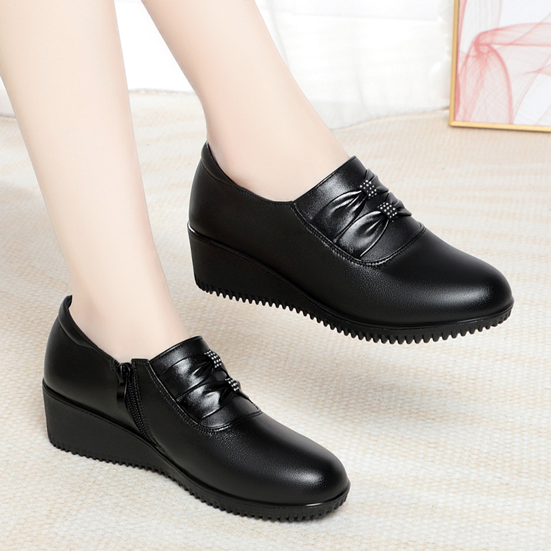 坡跟真皮妈妈鞋软底防滑中年女式单鞋中跟红色中老年皮鞋舒适圆头,淘宝优惠券,粉丝福利购,淘宝优惠卷