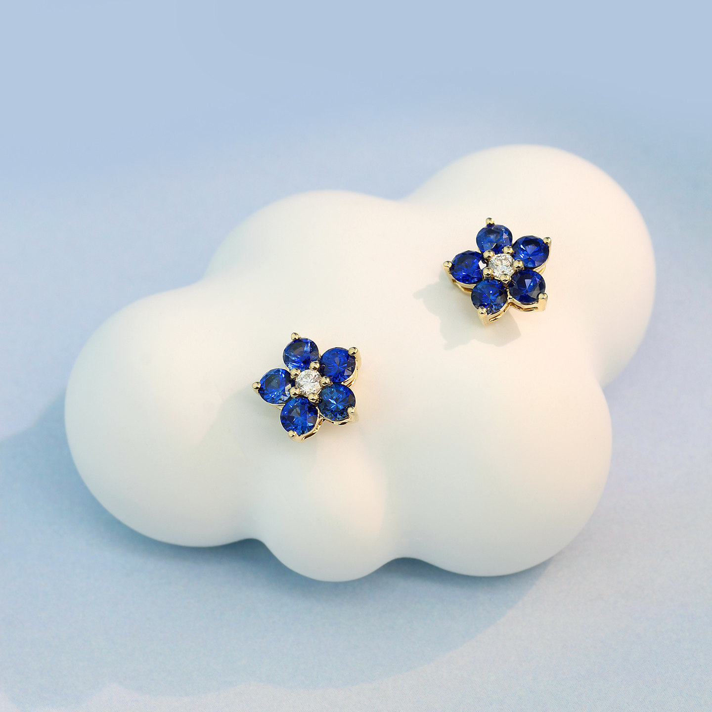 WithLove 18K金蓝宝石花朵耳钉群镶钻石耳饰轻奢时尚百搭送女友,淘宝优惠券,粉丝福利购,淘宝优惠卷