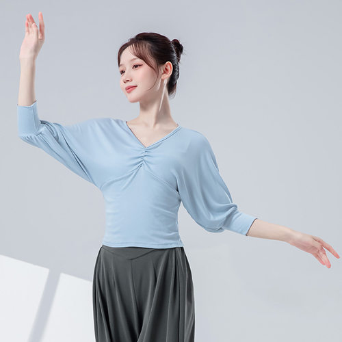 现代舞练功服女蓝色蝙蝠袖V领抽褶修身瑜伽上衣成人基训舞蹈服 - 图3