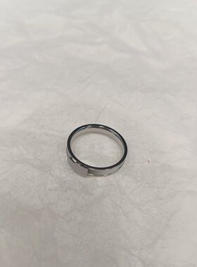 钛钢+亚克力+贝壳   银色皮带扣素圈戒指HZX-ZB3151