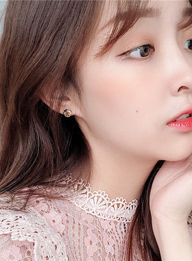 S925银针 韩国气质简约百搭缠绕小众设计感小巧耳钉女个性耳环800