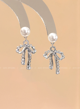 银色珍珠蝴蝶结流苏项链