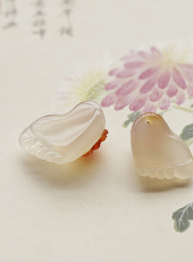 玉髓冰种俏色巧雕脚丫吊坠