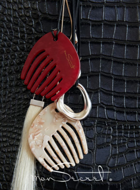 小众设计时尚高级感脊骨梳子吊坠精致百搭长项链