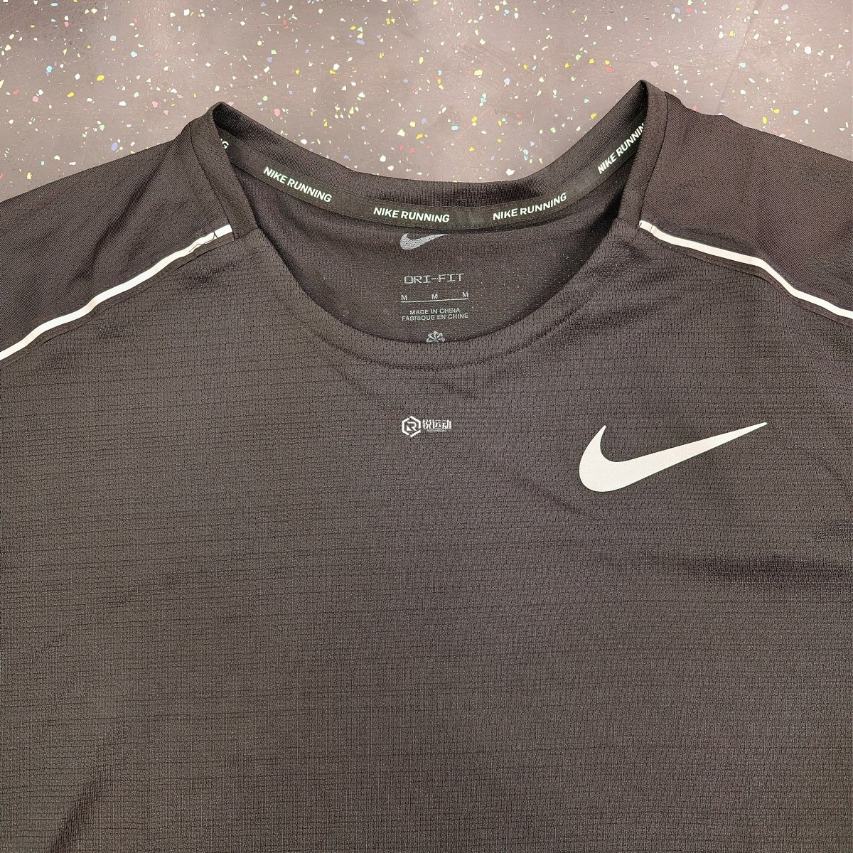 Nike/耐克 男子反光健身跑步训练速干透气运动短袖T恤AJ7566-010,淘宝优惠券,粉丝福利购,淘宝优惠卷