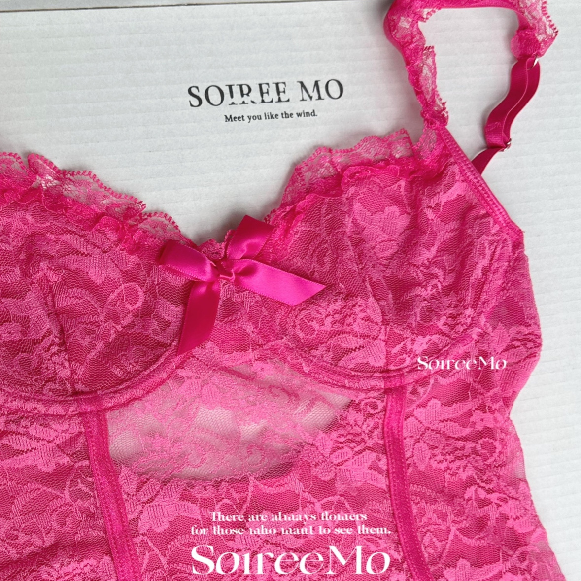 Soiree Mo 桃之夭夭* 嗲嗲的玫粉色蕾丝花边修身显白性感内衣套装 - 图1