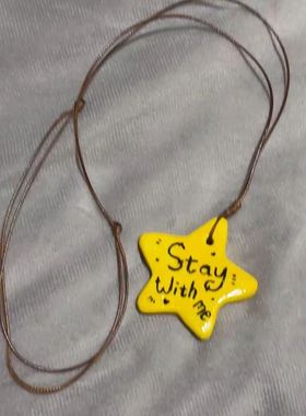 多巴胺黄色星星项链女甜美可爱风2025年新款小清新轻奢简约锁骨链