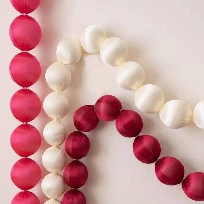 婚庆订婚宴婚房布置装饰婚庆泡沫球串布艺球串挂式背景墙布置装饰,淘宝优惠券,粉丝福利购,淘宝优惠卷