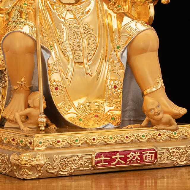 Bronze enshrinement of the Chinese-style household ghost king statue of the great master