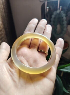 51圈口天然玛瑙手镯女款冰种黄玉镯子送女友闺蜜生日礼物