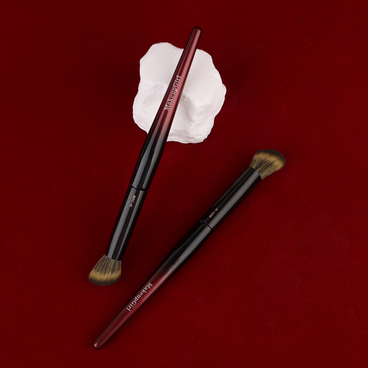 魅女郎朱釉N108小斜坡腮红刷仿生松鼠毛面部修容液体腮红膏化妆刷,淘宝优惠券,粉丝福利购,淘宝优惠卷