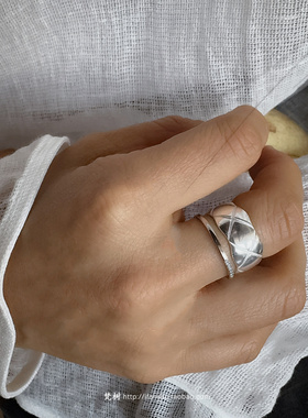 990足银气质菱格闭口戒指