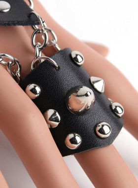 摇滚舞台演出饰品戒指一体皮手链