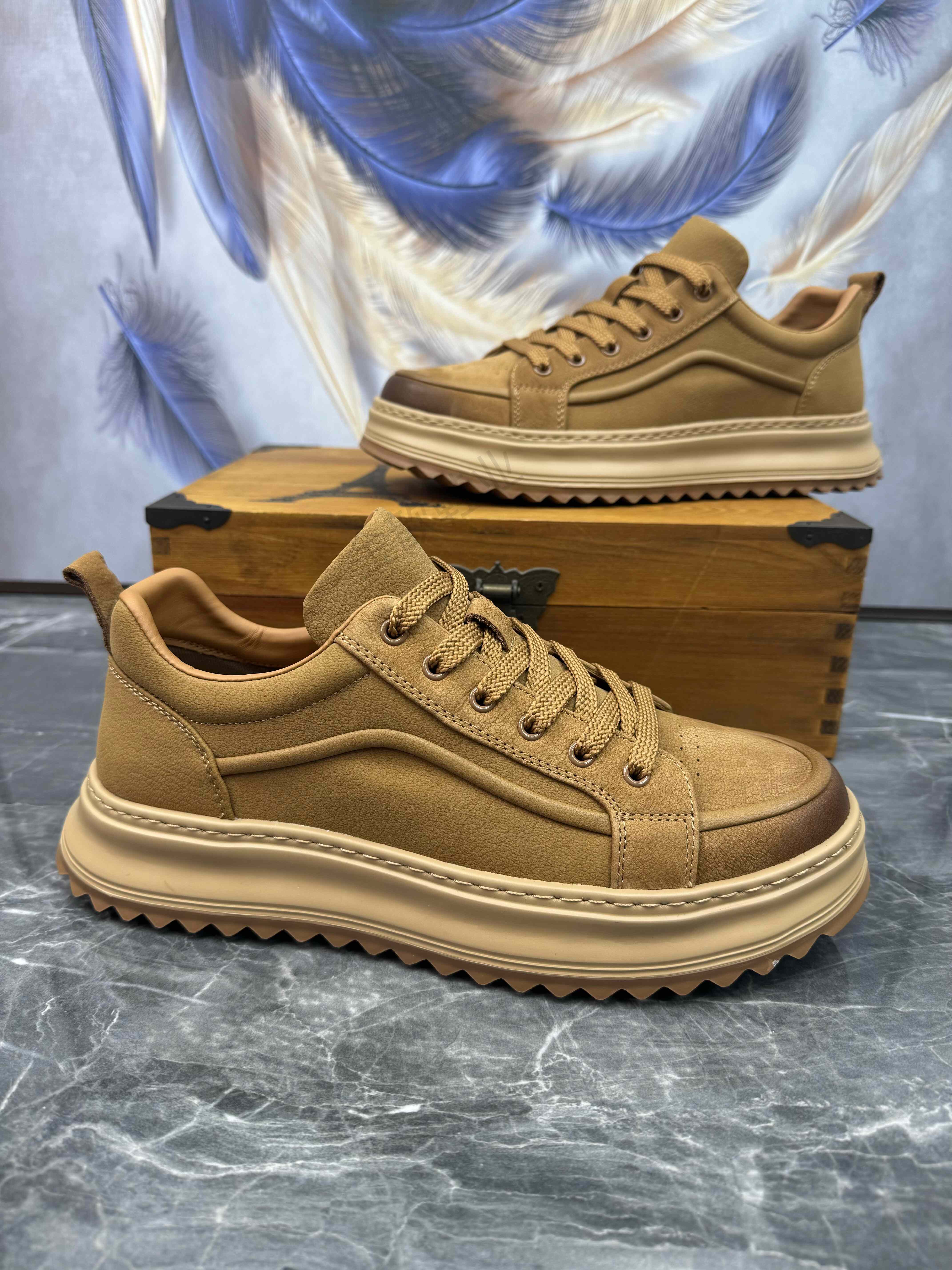 男鞋2025秋季新款头层牛皮轻便软底真皮透气简约百搭运动休闲板鞋,淘宝优惠券,粉丝福利购,淘宝优惠卷