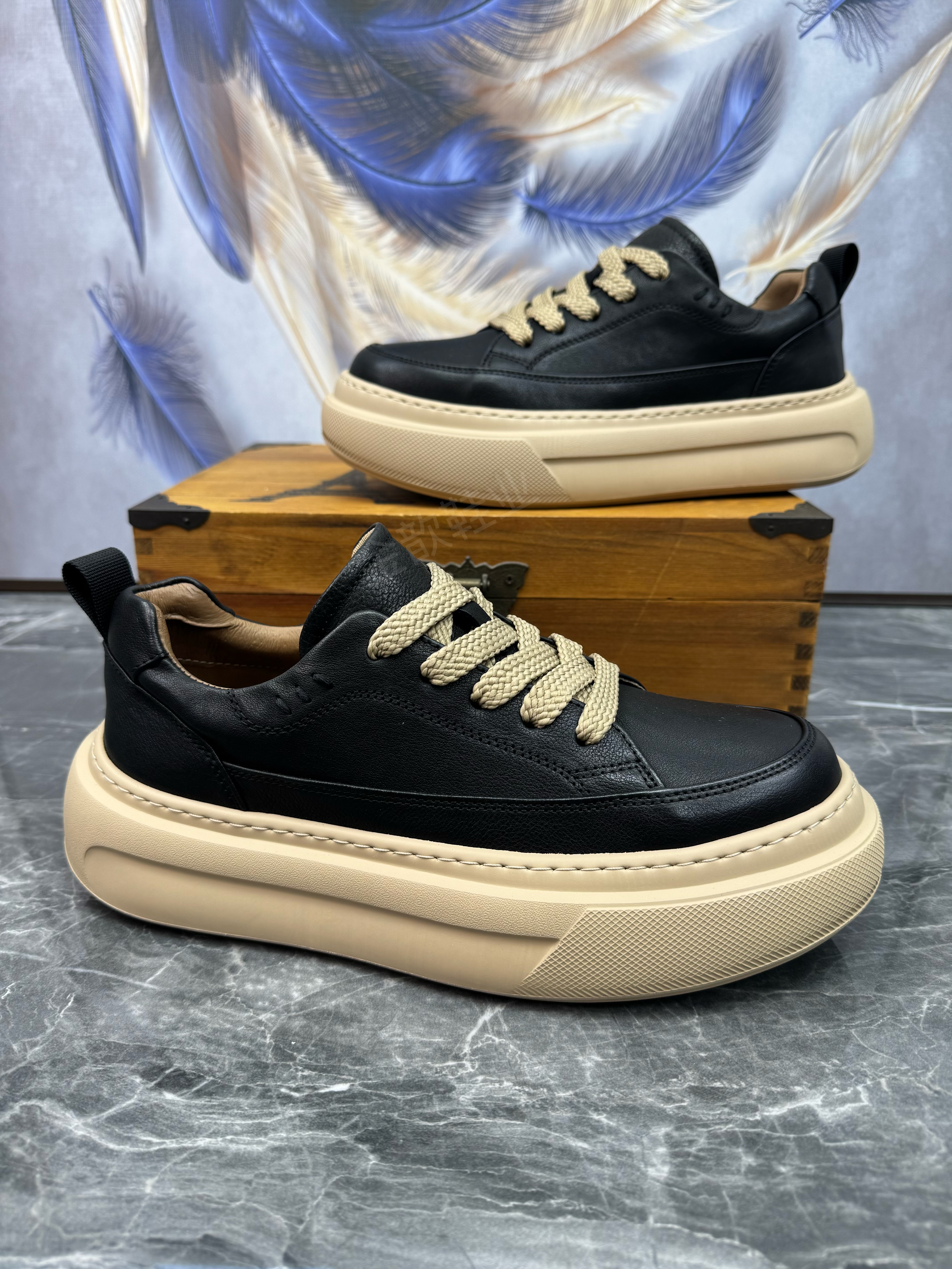 广州男鞋2025秋季新款头层马皮轻便软底轻奢真皮透气运动休闲板鞋,淘宝优惠券,粉丝福利购,淘宝优惠卷