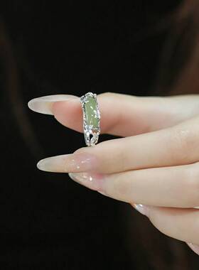 蝴蝶生花半弯戒指女新中式复古百搭小众中国风仿和田玉开口指环