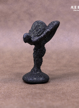 劳斯莱斯欢庆女神车标莫桑石