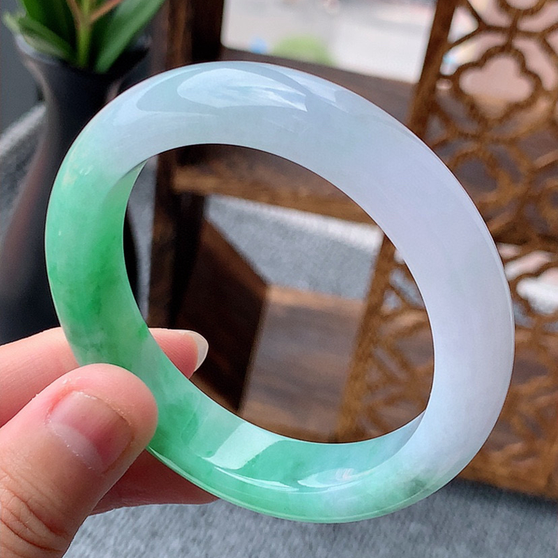 缅甸A货天然翡翠老坑冰种白底青飘绿半半水正装手镯53-54圈口 - 图2