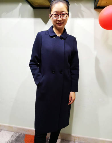 YUN韫2025冬季新品女装翻领双排扣长款空气棉外套经典女风衣 5622 - 图2