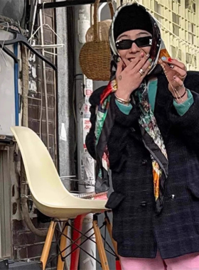GD权志龙同款涂鸦字母印花丝巾男女夏季小众美式复古嘻哈ins头巾