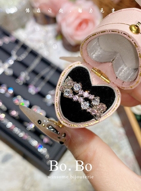 高级精致玫瑰粉锆石花朵食指戒指女温馨浪漫唯美粉水晶蝴蝶结项链