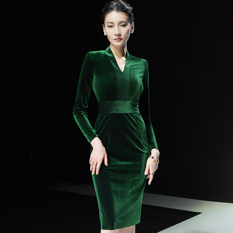 2025秋季通勤时尚V领拼接修身显瘦金丝绒小黑裙长袖女装连衣裙 - 图0