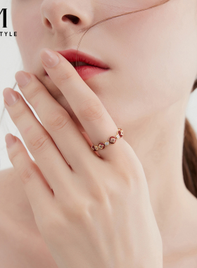 MCK红色四叶草戒指女2026新款