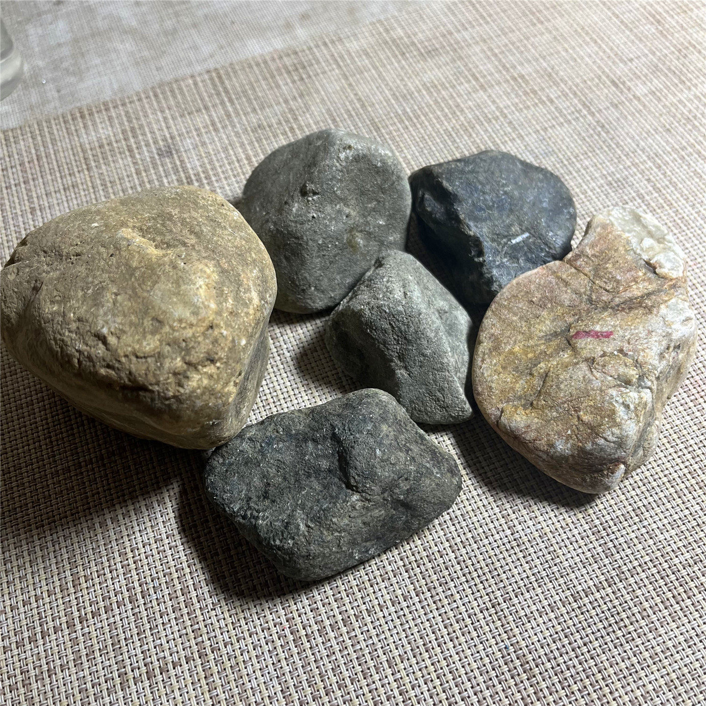 翡翠原石玉石毛料木那莫西沙莫湾基大马坎练手料9.9/块两单包邮送,淘宝优惠券,粉丝福利购,淘宝优惠卷