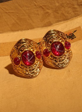 古玩老花丝工艺鎏金镶嵌景泰蓝绿星光宝石戒指一套配老货老漆器箱