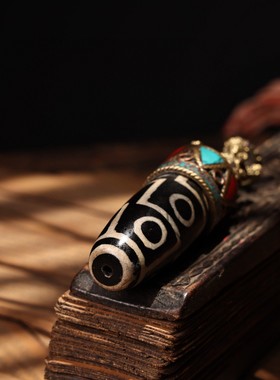 古玩旧藏绿度母佛镶嵌宝石九眼天珠吊坠饰品项链老货